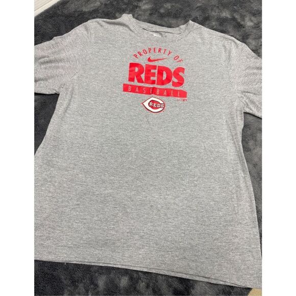 Grey and red Nike Cincinnati Reds Men’s Large cotton t-shirt #baseball - Picture 1 of 2
